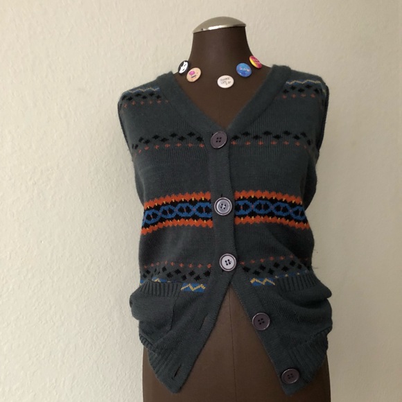 Patterned button vest 🌚 - Picture 3 of 5